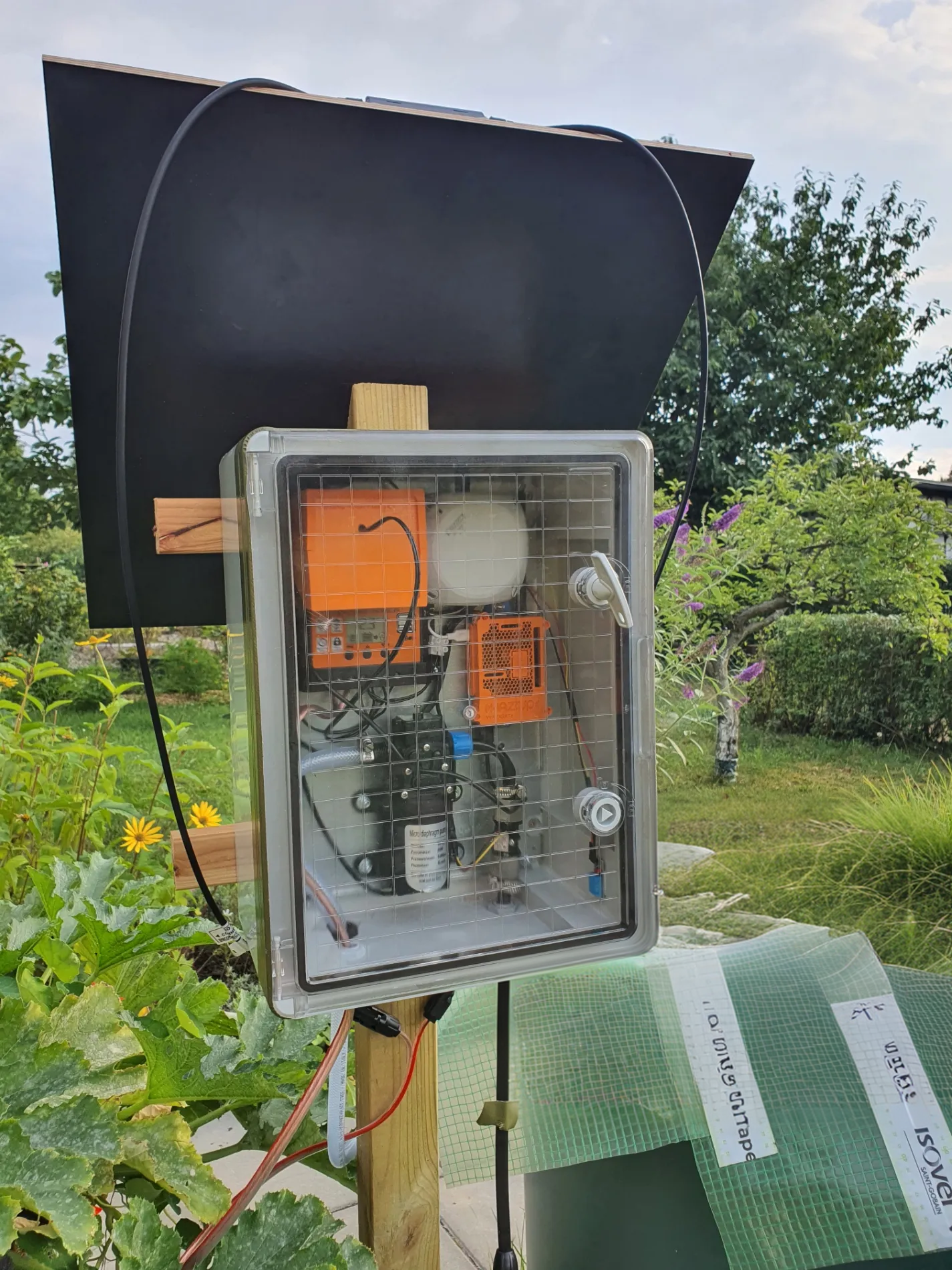 Autonomous irrigation system device installed in a garden